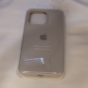 Apple iPhone 13 Pro Silicone Case - Silver